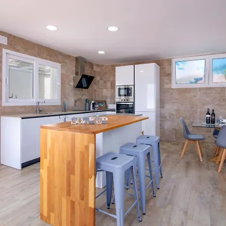 Holiday home Nueva Playa-3 By Interhome *